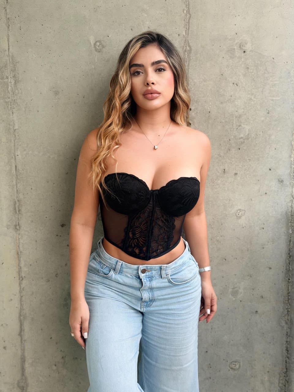 Top Corset Negro Encaje Strapless Floral