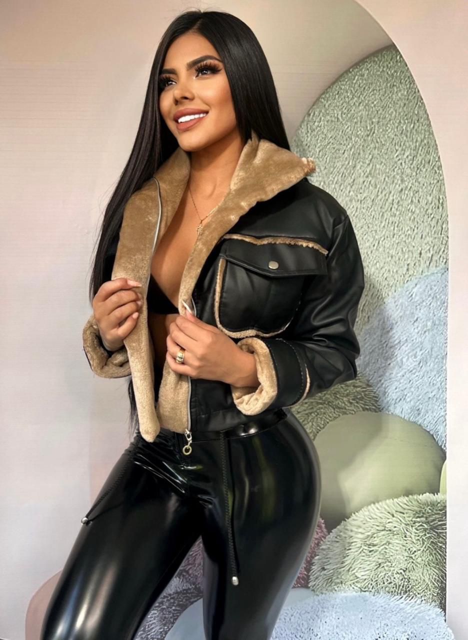 Chaqueta Cuero Negro con Chiporro