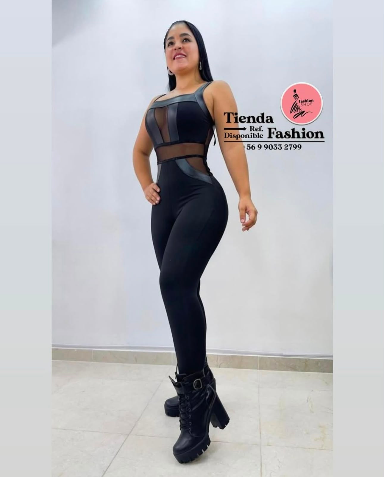 Enterizo Negro con Paneles Mesh y Cuero