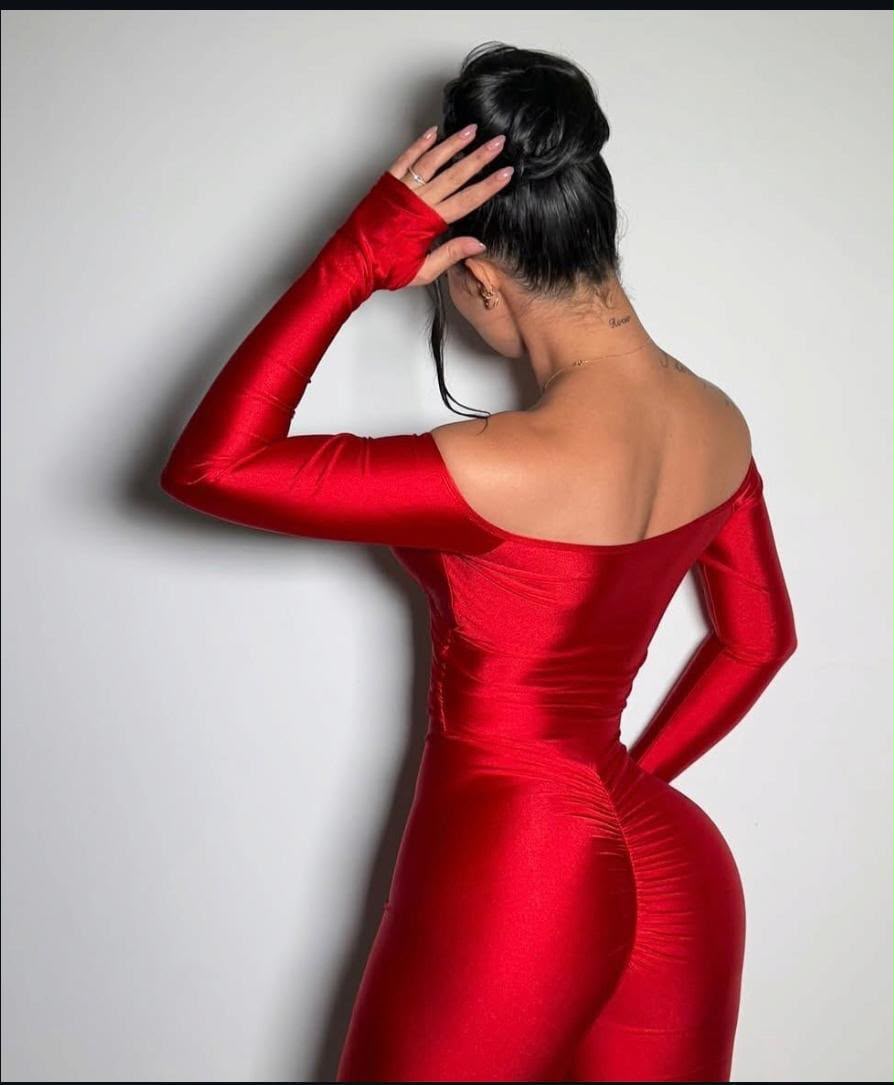 Enterizo Rojo Hombros Descubiertos Satinado